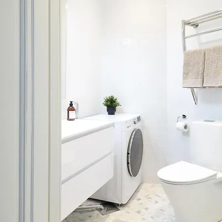 Stylish Design Next To The Parliament House By Nordic Collection Apartman *